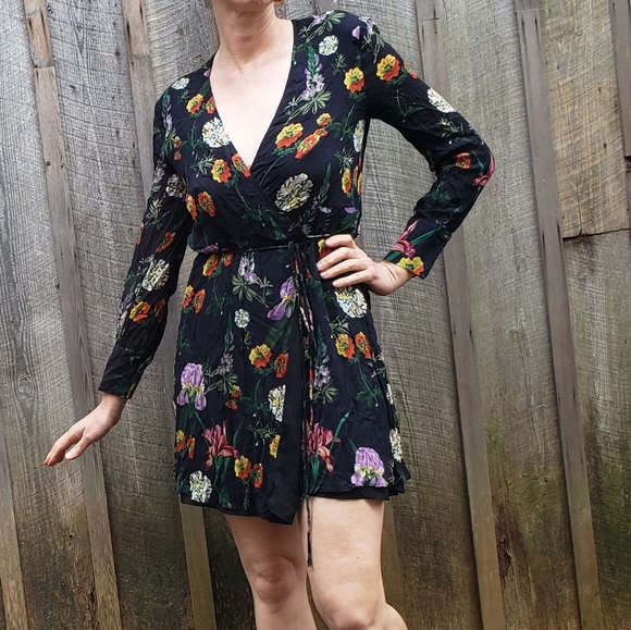 ZARA Woman Long Sleeve Wrap Dress - Botanical floral print mini dress - Picture 2 of 9